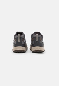 Skechers ESCAPE PLAN - Sneakers basse - tan/charcoal