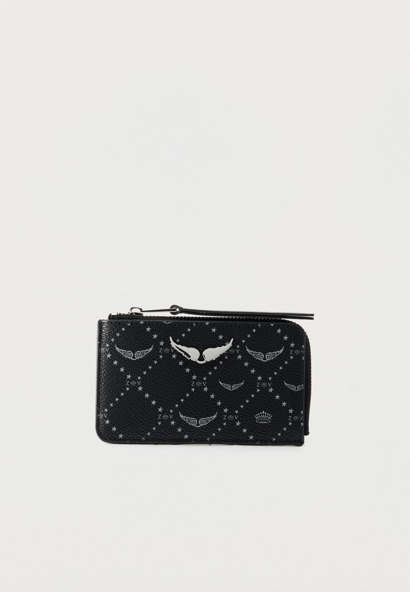 Μαύρο πορτοφόλι με φερμουάρ και υφή στην επιφάνεια με ασημένια σχέδια φτερών και κορώνας σε σχέδιο ρόμβου.