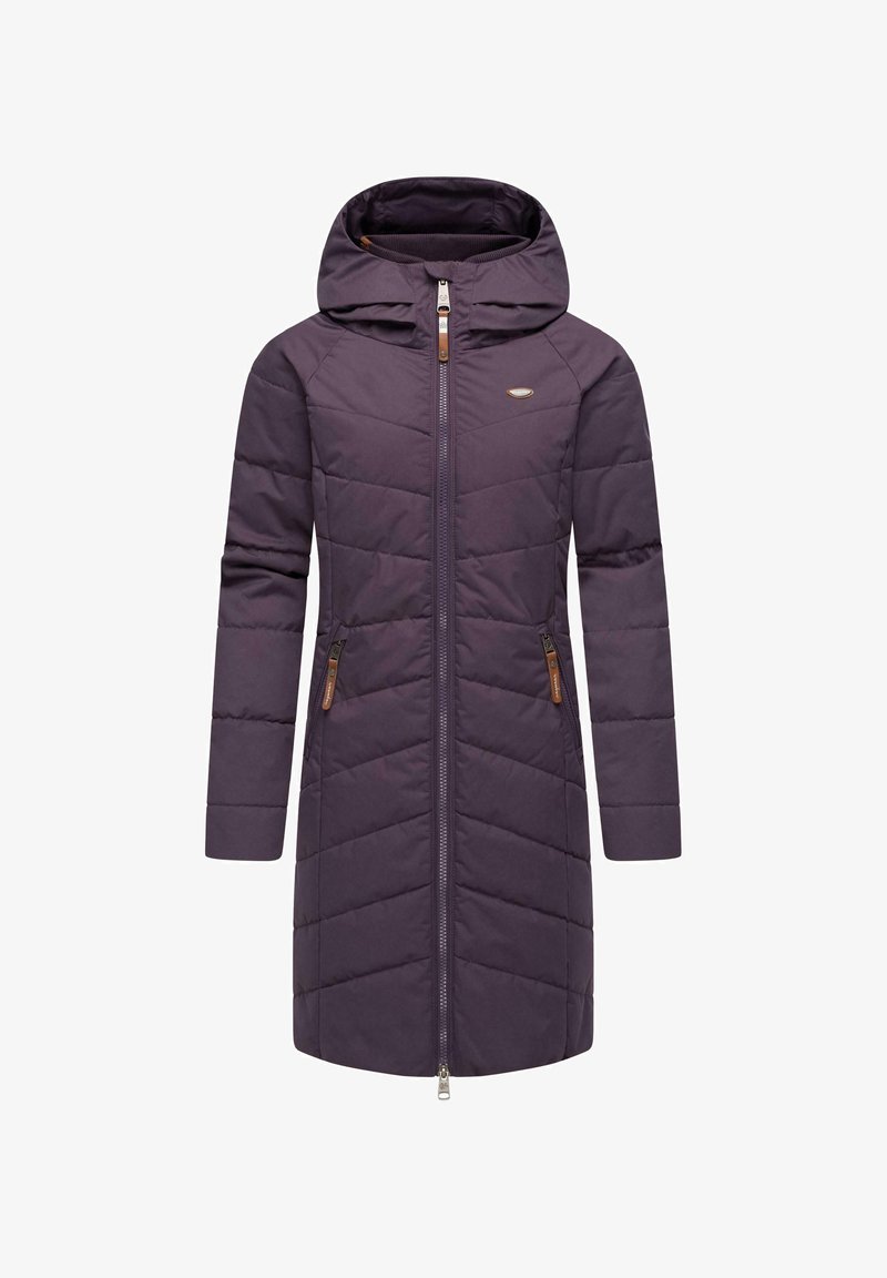 Padded paarse jas met een capuchon, voorzien van een voorkleurige rits, zijzakken met bruine accenten en doorgestikte diagonale patronen.