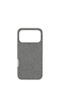Coque de smartphone texturée en gris, avec une découpe pour l'appareil photo. Le design est élégant avec une surface lisse et des bords arrondis.