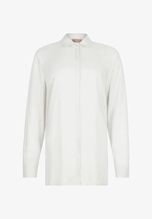 Langärmliges weißes Hemd mit Knopfleiste, Kragen und Manschetten, vor einem schlichten weißen Hintergrund präsentiert.