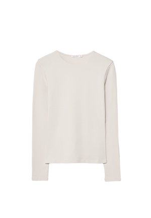Beigefarbenes Langarmshirt mit Rundhalsausschnitt und geradem Saum, flach auf einem weißen Hintergrund ausgelegt.