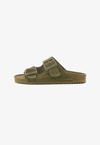 Nevybrané, dark khaki