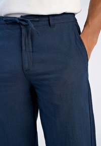 Lindbergh Pantaloni - navy