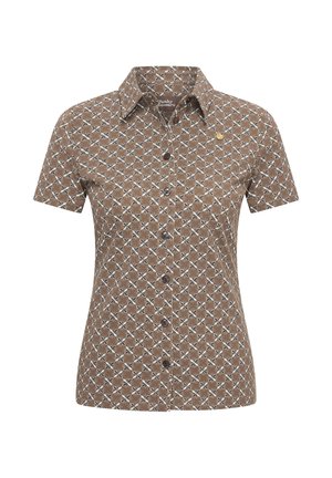 Camisa marrón de manga corta con patrón geométrico blanco, con botones en la parte delantera, cuello puntiagudo y pequeño logotipo dorado como acento.