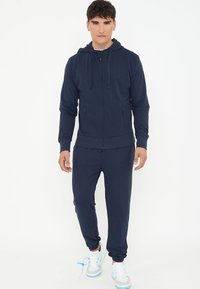 Unselected, blu
