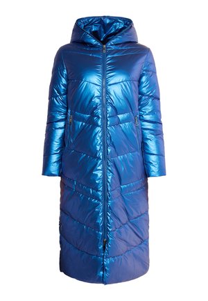 Giacca a vento lunga e imbottita in tessuto blu lucido. Presenta un cappuccio, chiusura con zip e un motivo a cucitura diagonale. Due tasche laterali con zip.