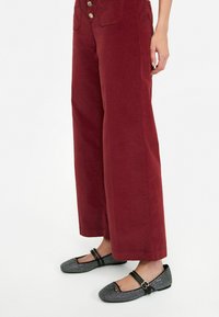 LIU JO FLARED VELVET - Broek - bordeaux