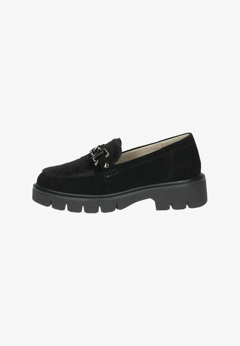 Mociul negre din suede cu un superior texturat, având un detaliu cu cataramă argintie și o talpă robustă din cauciuc negru cu striații adânci.