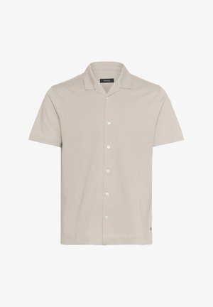 Korte mouw beige shirt van zacht materiaal, met een knoopsluiting aan de voorkant, kraag en een rechte zoom met een subtiele logodetail aan de zijkant.