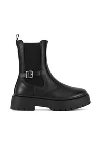 Botas negras hasta el tobillo con suela gruesa, diseño de cuero y panel elástico, con detalle de hebilla lateral y textura lisa.
