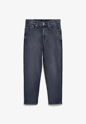 Jeans in denim nero con vita alta, design a cinque tasche, chiusura con bottoni e gambe dritte, distesi su uno sfondo bianco.