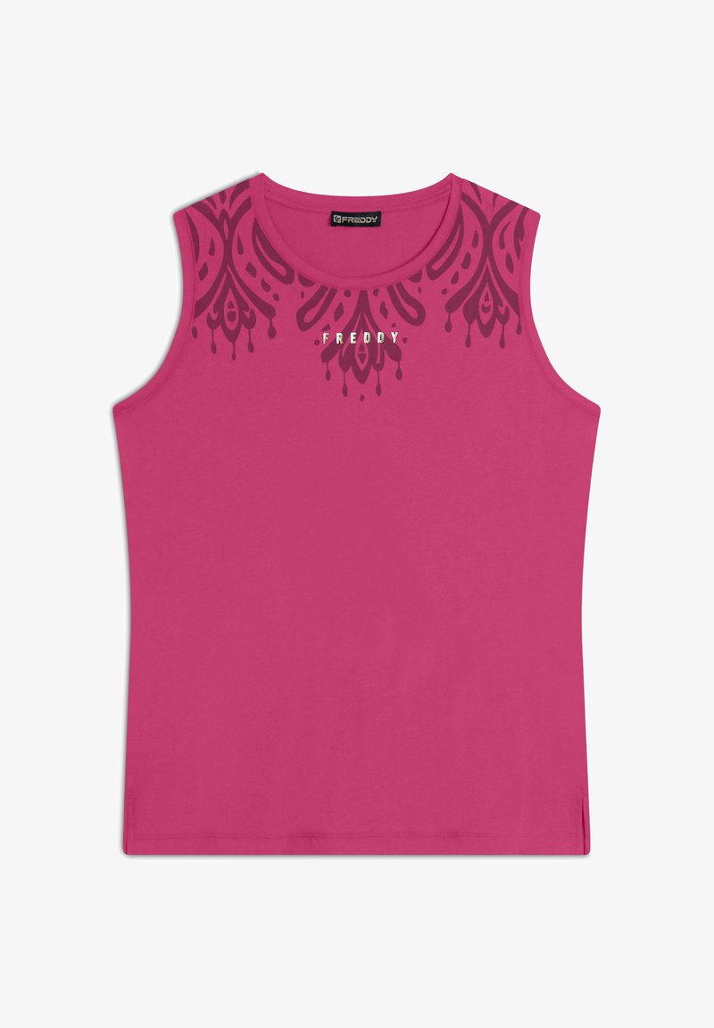 Top senza maniche rosa con motivo decorativo scuro sulle spalle e il nome del marchio "FREDDY" in bianco, realizzato in tessuto morbido.