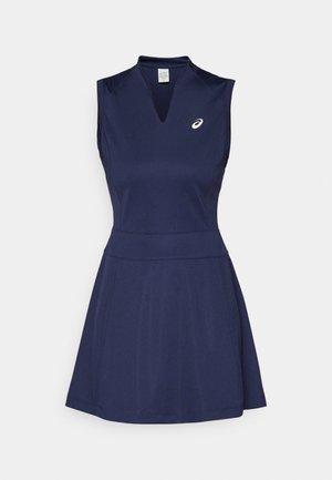 Rochie fără mâneci, de culoare bleumarin, cu decolteu în V, corset mulat și fustă largă. Fabricată dintr-un material neted și elastic; prezintă un mic logo pe piept.