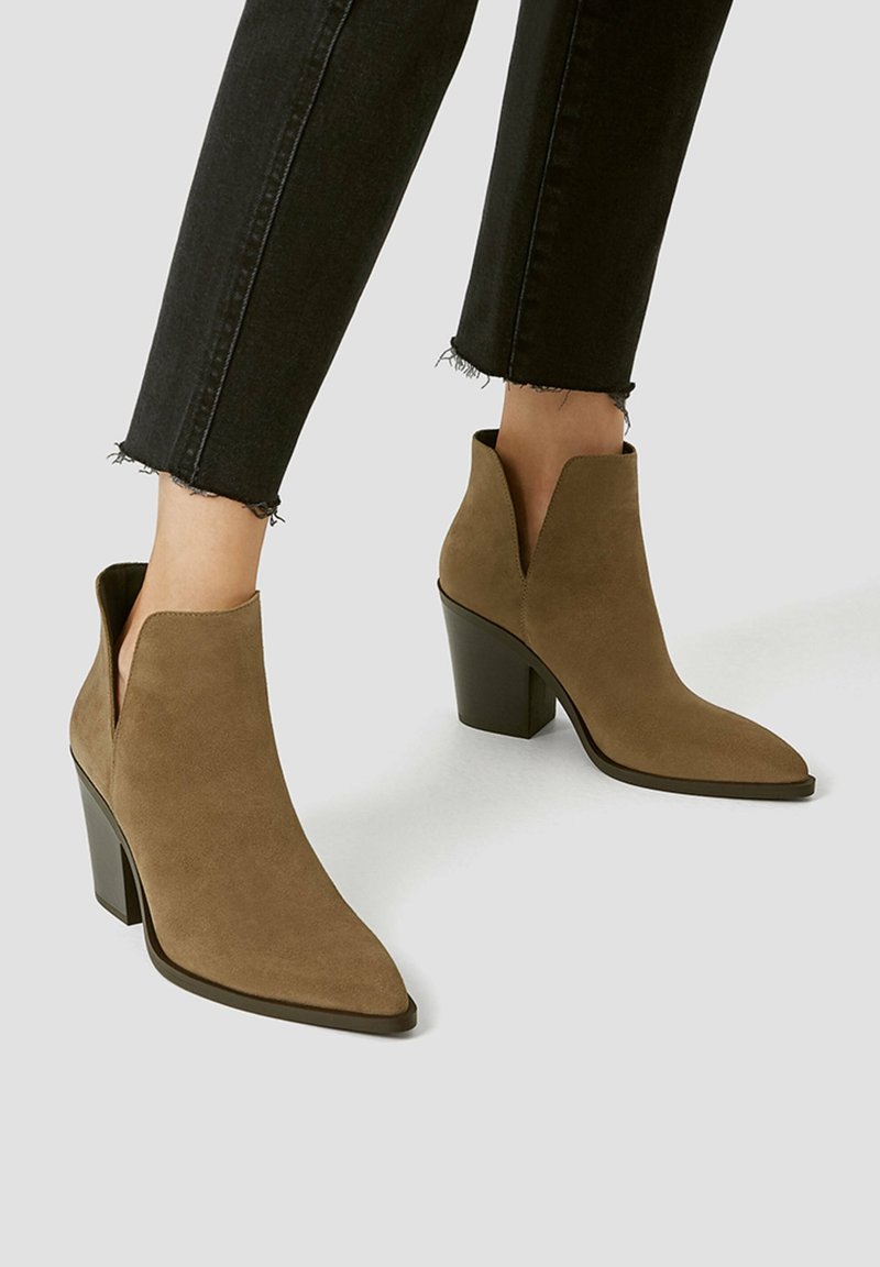PULL&BEAR Tronchetti - sand