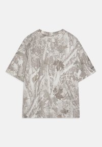 RELAXED ESSENTIAL CAMO - T-shirt print - beige/mottled beige