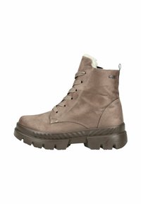 Botas de tobillo de ante marrón con un forro suave, punta redonda y suela de goma texturizada y gruesa. Presentan ojales metálicos y cordones.