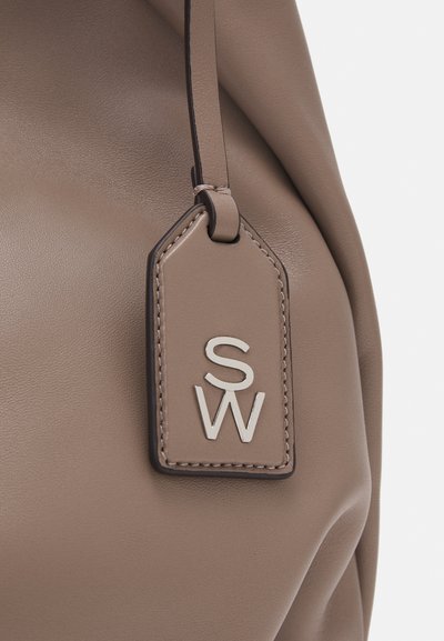 Stuart Weitzman THE MODA HOBO BAG - Velká kabelka - cashmere