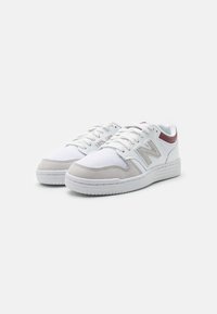 New Balance Basketballsko - white/bordeaux