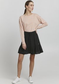 Oxmo OXEIRA - Krilo A-kroja - black