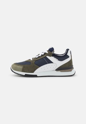 Bullboxer Sneakers low - green