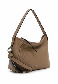 Borsa a tracolla in pelle perforata color tan, con un'unica tracolla, dettagli neri, chiusura a zip e finiture in metallo argentato.