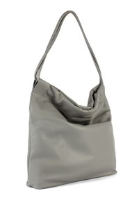 Sac à épaule en cuir gris avec une texture douce et froissée, une seule sangle et un design simple et minimaliste. Présente un logo discret.