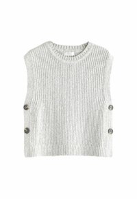 Un pull sans manches en tricot gris clair avec une texture côtelée, doté de quatre boutons foncés sur les côtés et d'un col rond.