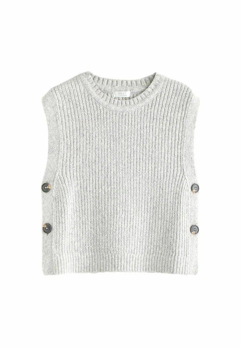 Un pull sans manches en tricot gris clair avec une texture côtelée, doté de quatre boutons foncés sur les côtés et d'un col rond.