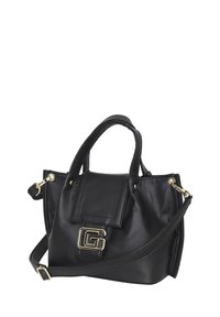 Borsa a mano in pelle nera con superficie testurizzata, doppi manici, tracolla removibile e un distintivo logo in metallo dorato sul davanti.