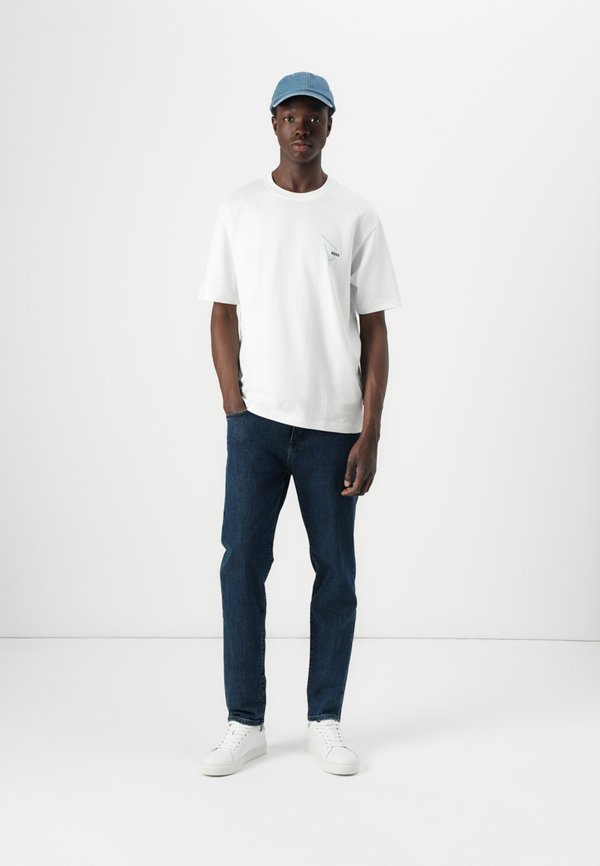 SECTION - Print T-shirt4