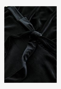 Selected, black
