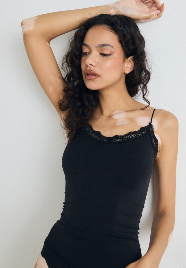 ONLVICKY SEAMLESS 2 PACK - Undershirt3