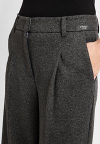 Cambio AMELIE - Stoffhose - anthrazit