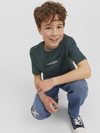 Jack & Jones Junior JORVESTERBRO SS CREW NECK NOOS - Tričko s potlačou - magical forest