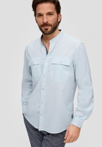 s.Oliver REGULAR - Overhemd - himmelblau