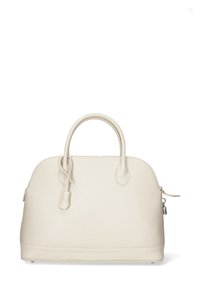 Borsa textured color crema con forma arrotondata, doppi manici superiori e chiusura con zip; presenta cuciture sottili e accenti metallici.