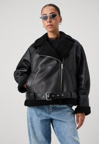 Vero Moda Petite VMJOANNA COATED JACKET - Μπουφάν από συνθετικό δέρμα - black