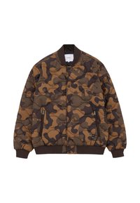 Brun camo quiltet jakke med ribbet krave, trykknapper, to sidelommer og elastiske manchetter. Designet inkluderer forskellige jordfarver.