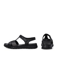 Zwarte sandalen met verstelbare banden, geperforeerde accenten voor ademend vermogen, gevoerde zolen en gestructureerde rubberen buitenzolen voor grip.