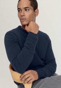 hessnatur Trui - marine