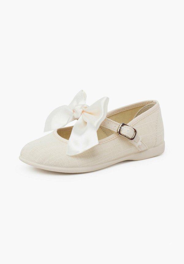 CEREMONIA LAZO – Riemchenballerina – marfil