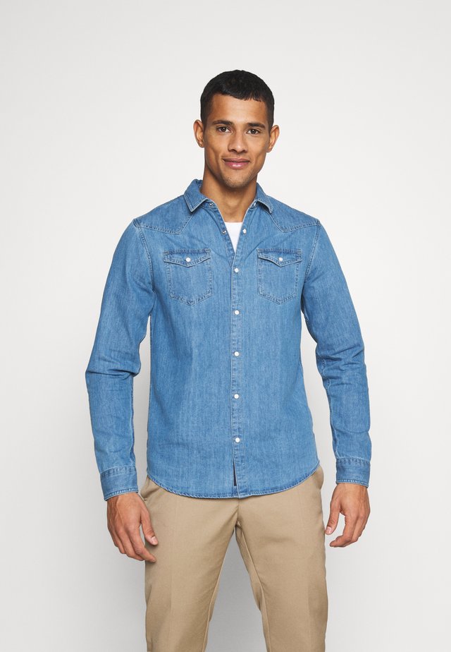CLASSIC WESTERN IN SEASONAL WASHES - Skjorte - light-blue denim