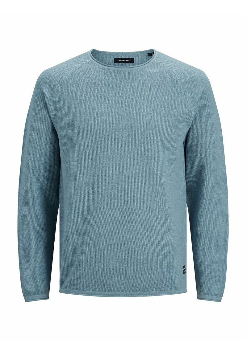 Pull bleu clair à manches longues avec un tissu texturé, col rond et manches raglan. Présente un petit logo près de l'ourlet.