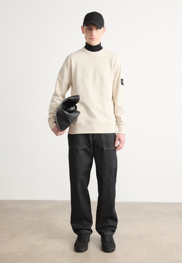 BADGE CREW NECK - Sweatshirt - oatmeal4