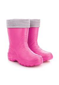 Różowe wodoodporne gumowe kalosze z szarym żebrowanym mankietem, teksturowaną powierzchnią i wzorowaną podeszwą zapewniającą przyczepność. Idealne do mokrych warunków.