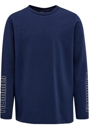 Marineblaue Langarm-T-Shirt aus weichem Baumwollmaterial. Mit Rundhalsausschnitt und weißem Logo-Text entlang des linken Ärmels. Geschmeidige Textur.