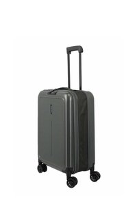 Valise rigide grise avec une section centrale en tissu noir, quatre roues pivotantes et une poignée télescopique extensible sur fond blanc.