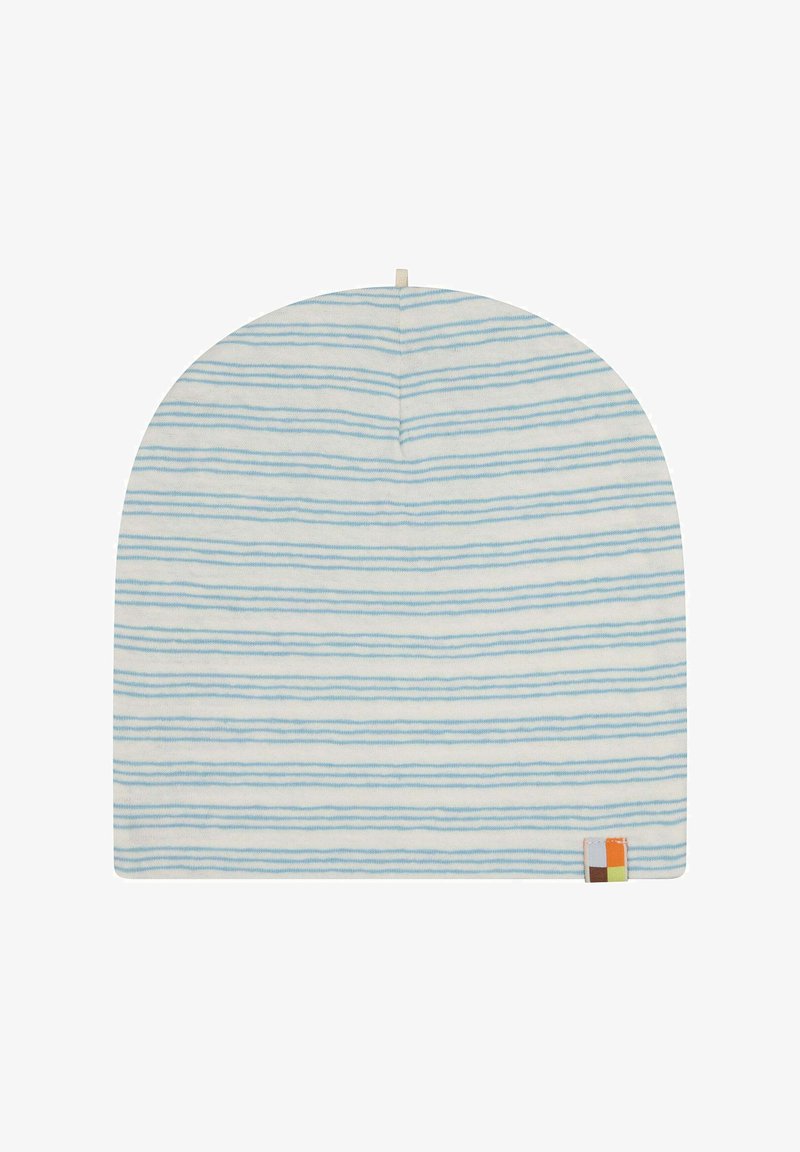 Berretto bianco con strisce orizzontali azzurro chiaro, forma arrotondata e un piccolo etichetta multicolore sul lato destro in basso. Tessuto morbido.