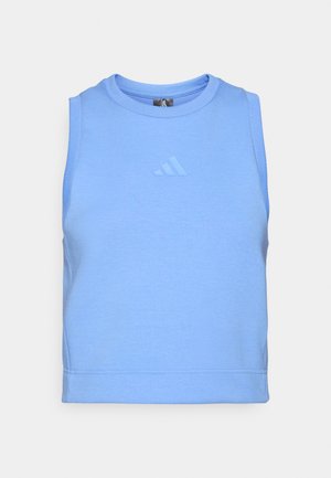 Blauw mouwloos sporttop gemaakt van zachte, rekbare stof. Heeft een ronde halslijn en een tonale logo aan de voorkant.